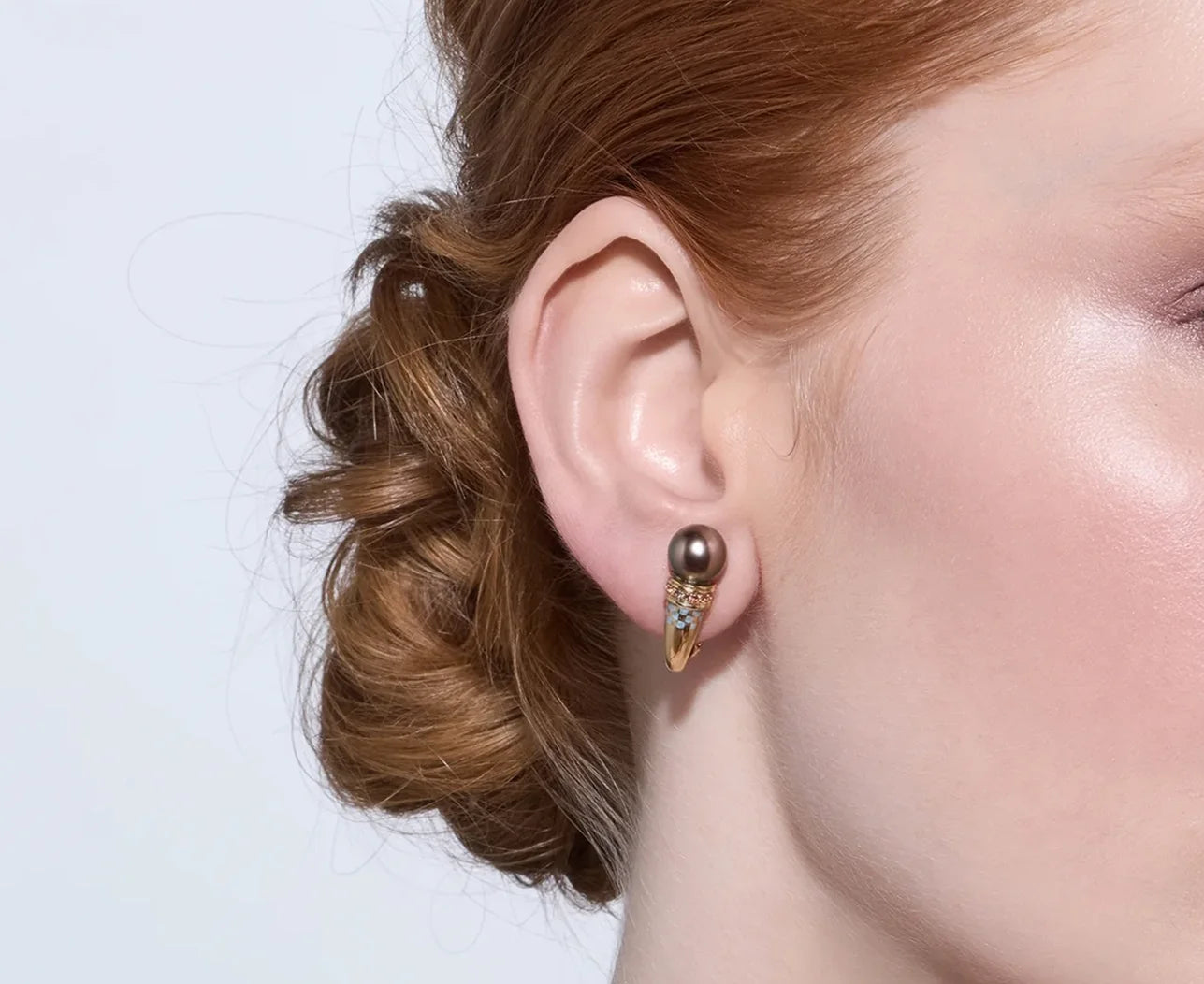 WHIT EARRING 18k GOLD